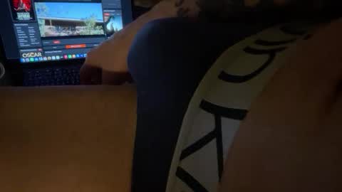 Snapshot of loveweed22 chatting on February 22, 11:58 pm loveweed22 online show from February 22, 11:58 pm