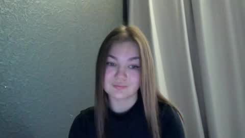 Snapshot of loviesimone chatting on October 6, 10:02 am loviesimone online show from October 6, 10:02 am