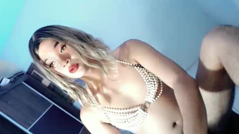 Snapshot of lovingmonaru969 chatting on October 2, 2:24 pm Lovingmonaru969 online show from October 2, 2:24 pm