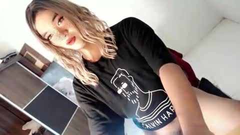 Snapshot of lovingmonaru969 chatting on October 5, 12:47 pm Lovingmonaru969 online show from October 5, 12:47 pm