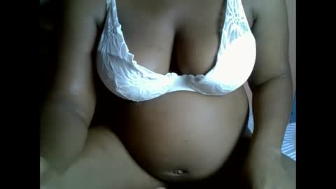 lowenyangvalentine online show from November 22, 2:43 am