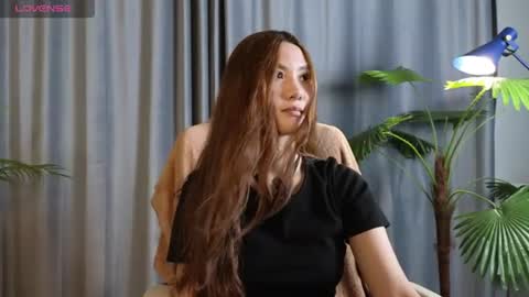 lowkeywild_ online show from June 28, 3:45 am