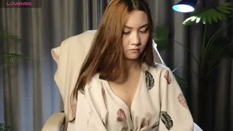 lowkeywild_ online show from July 9, 4:27 am