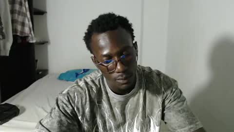 Lowmay palacios online show from March 23, 3:10 am