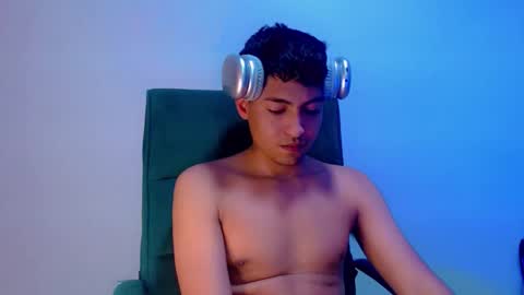 lpysami online show from December 14, 5:13 am