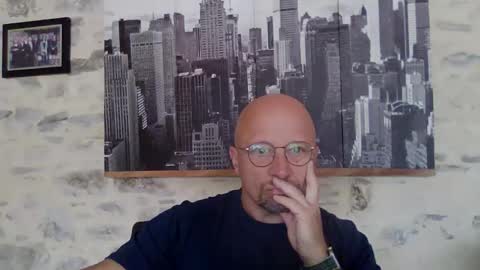 Snapshot of lrda49 chatting on June 8, 7:42 am Espigle online show from June 8, 7:42 am