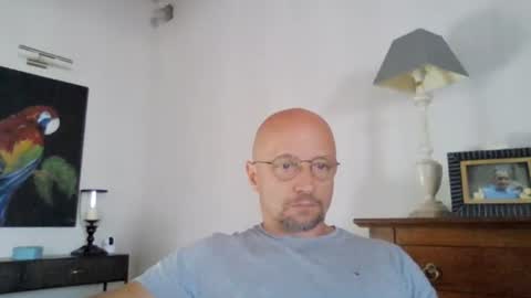 Snapshot of lrda49 chatting on August 4, 8:28 am Espigle online show from August 4, 8:28 am
