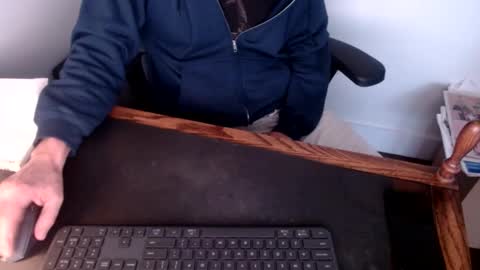 Snapshot of lreed090 chatting on March 3, 10:52 pm lreed090 online show from March 3, 10:52 pm