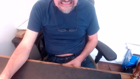 Snapshot of lreed090 chatting on April 7, 8:42 pm lreed090 online show from April 7, 8:42 pm