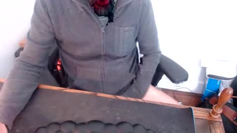 Snapshot of lreed090 chatting on April 20, 3:37 pm lreed090 online show from April 20, 3:37 pm