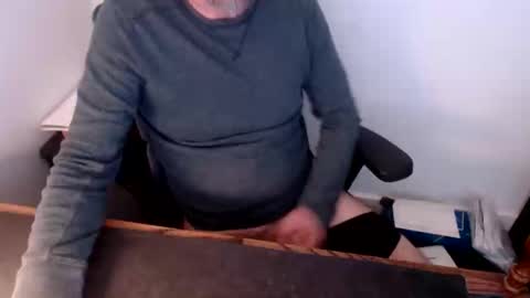 Snapshot of lreed090 chatting on April 23, 3:25 pm lreed090 online show from April 23, 3:25 pm