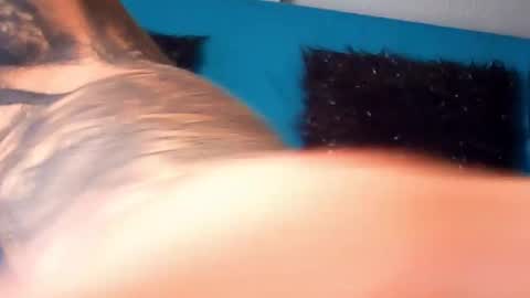 Snapshot of lu_pink chatting on October 28, 1:03 pm lu_pink online show from October 28, 1:03 pm