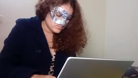 Snapshot of luanapowerful chatting on February 2, 4:05 am luanapowerful online show from February 2, 4:05 am