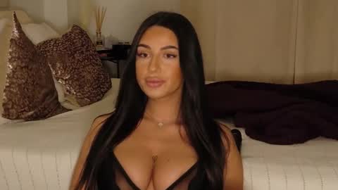 Snapshot of luanaxdess chatting on April 1, 12:11 am Luana Dess online show from April 1, 12:11 am