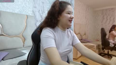 LUAR  online show from December 21, 11:50 am