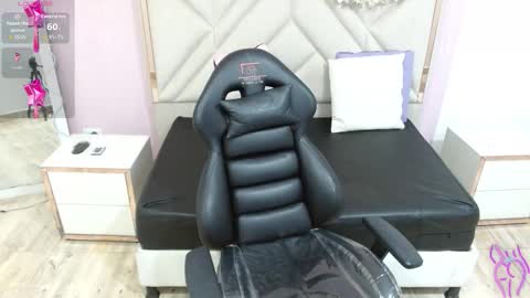 LUAR  online show from January 16, 7:07 pm