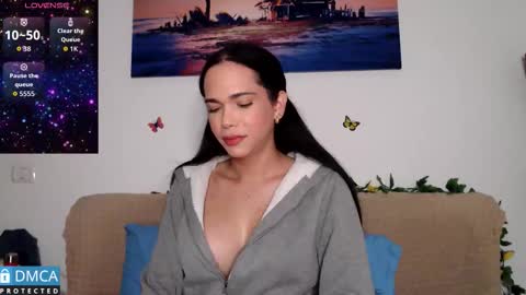 luara_ online show from October 24, 9:49 am