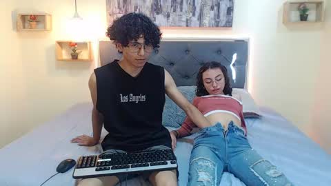 Snapshot of lubli_thodez chatting on April 23, 1:57 pm lubli_thodez online show from April 23, 1:57 pm