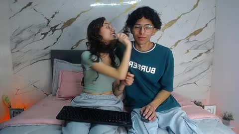 Snapshot of lubli_thodez chatting on April 24, 1:35 pm lubli_thodez online show from April 24, 1:35 pm
