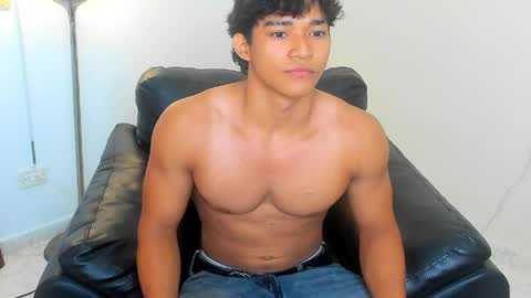 Snapshot of luca_mashle chatting on May 24, 2:27 am luca_mashle online show from May 24, 2:27 am