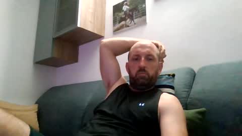 Snapshot of lucabeech88 chatting on July 16, 7:20 pm Luca online show from July 16, 7:20 pm