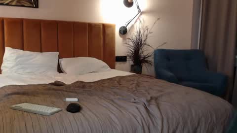 Snapshot of lucacharm chatting on February 9, 3:11 am lucacharm online show from February 9, 3:11 am