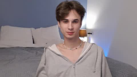 Snapshot of lucacharm chatting on February 26, 10:42 pm lucacharm online show from February 26, 10:42 pm