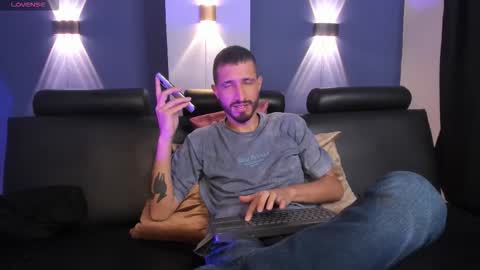 Snapshot of lucas4me chatting on February 10, 4:49 am Lucas online show from February 10, 4:49 am