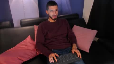 Snapshot of lucas4me chatting on February 20, 2:19 am Lucas online show from February 20, 2:19 am