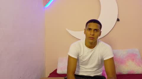 lucas837481 online show from July 11, 2:36 am