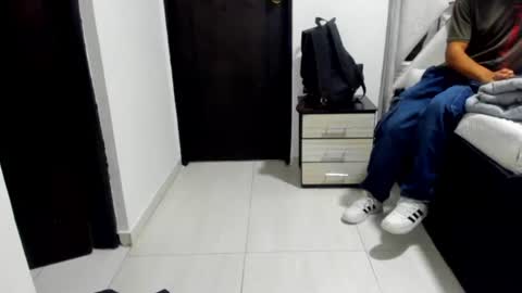 lucas_cruz1 online show from June 18, 2:56 am