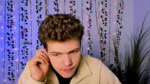 lucas_long_ online show from September 17, 5:09 am