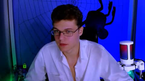 lucas_long_ online show from October 23, 7:01 pm