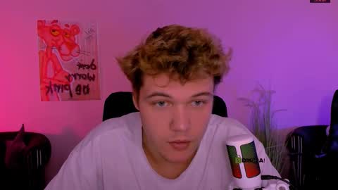 lucas_long_ online show from December 17, 9:48 am