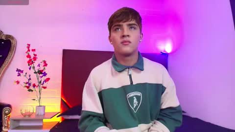 Lucas lovee online show from March 21, 1:16 pm