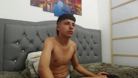 Snapshot of lucas_rivass chatting on November 6, 10:10 pm LUCAS RIVAS online show from November 6, 10:10 pm