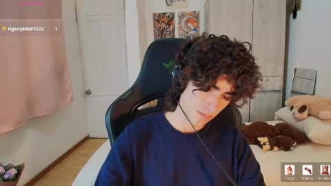 lucas_xo online show from February 5, 12:48 am