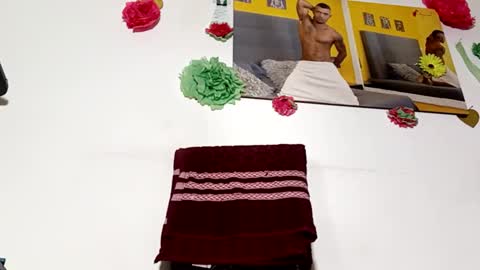 Snapshot of lucascastrohot chatting on October 19, 8:31 pm Daniel online show from October 19, 8:31 pm
