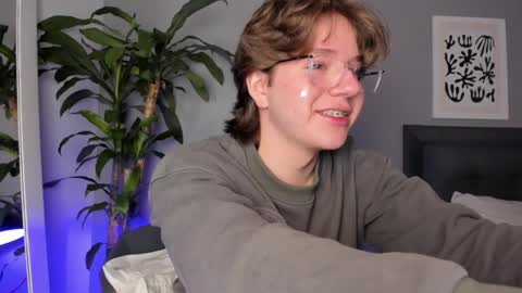 Lucas Morales online show from May 19, 1:39 pm