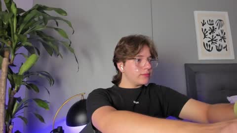 Lucas Morales online show from May 30, 2:36 pm