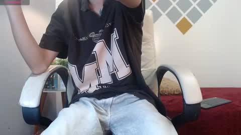 LucassSmith11 online show from March 18, 7:06 pm