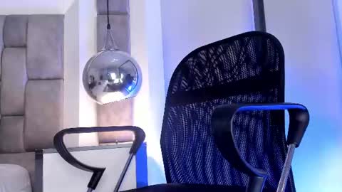 Snapshot of lucasthomson_ chatting on June 26, 10:58 pm lucasthomson_ online show from June 26, 10:58 pm