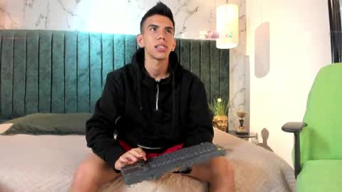 Snapshot of lucca_moreti chatting on April 27, 3:37 am Lucca Moreti online show from April 27, 3:37 am