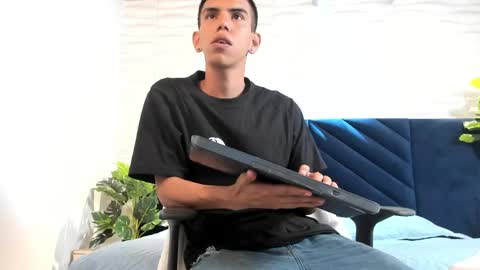 Snapshot of lucca_moreti chatting on May 2, 3:44 am Lucca Moreti online show from May 2, 3:44 am