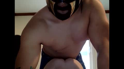 Snapshot of luchamuscles chatting on January 31, 7:51 pm luchamuscles online show from January 31, 7:51 pm