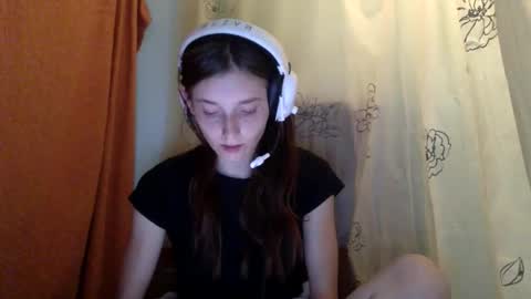 Snapshot of luci_layne chatting on April 26, 7:11 pm Luci Layne online show from April 26, 7:11 pm