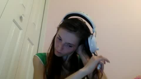 Snapshot of luci_layne chatting on June 17, 7:59 pm Luci Layne online show from June 17, 7:59 pm