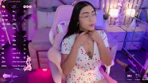 Snapshot of luci_tender chatting on October 3, 12:29 am hanna online show from October 3, 12:29 am