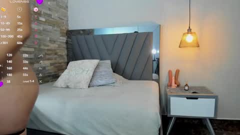 Snapshot of lucia_khan chatting on February 20, 8:09 pm L u c i a online show from February 20, 8:09 pm