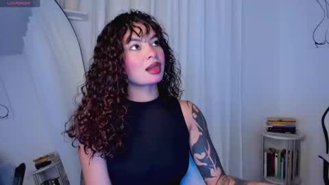 Snapshot of lucia_lee_ chatting on February 10, 7:07 pm Lucia online show from February 10, 7:07 pm